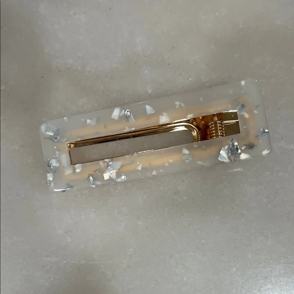 Elegant White and Gold Hair Clip
